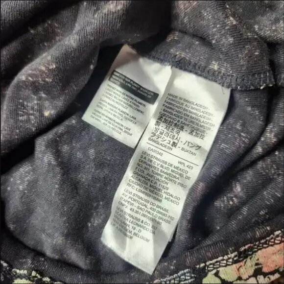 Levi’s Grey Pink White Colored Floral T-Shirt - Picture 6 of 8